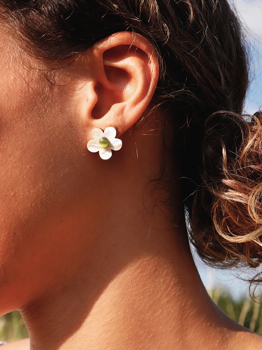 Mini Bloom Studs In White Pearl