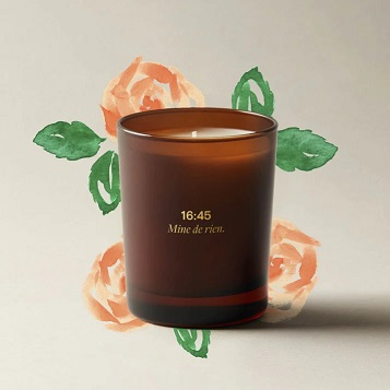 16:45 Scented Candle