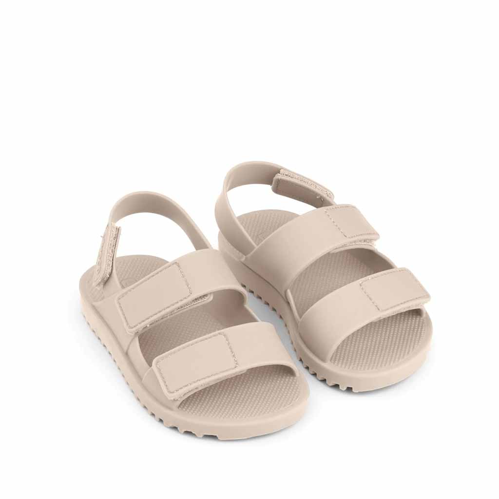 Joy Sandals, Sandy